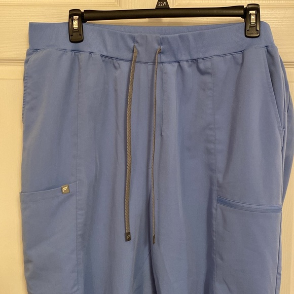 Fabletics 3x - Picture 2 of 7